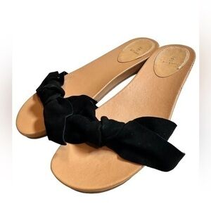 Bill Blass flat Sandals slides with a front velvet bow
